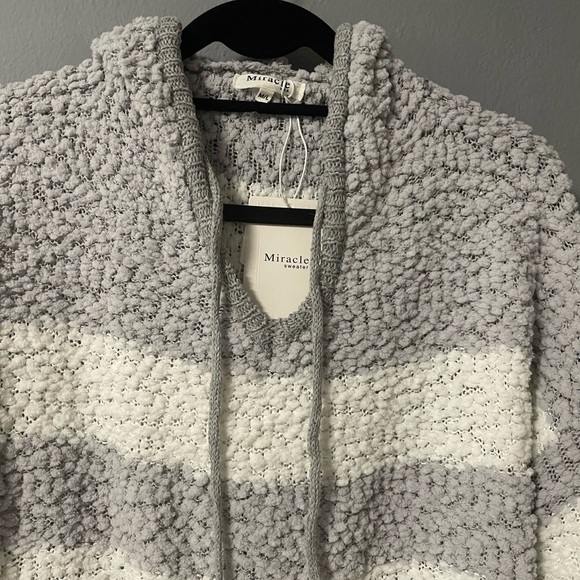 NWT Miracle Popcorn Chenille White/Gray Colorblock Sweater Hoodie. Size M/L - Picture 3 of 8